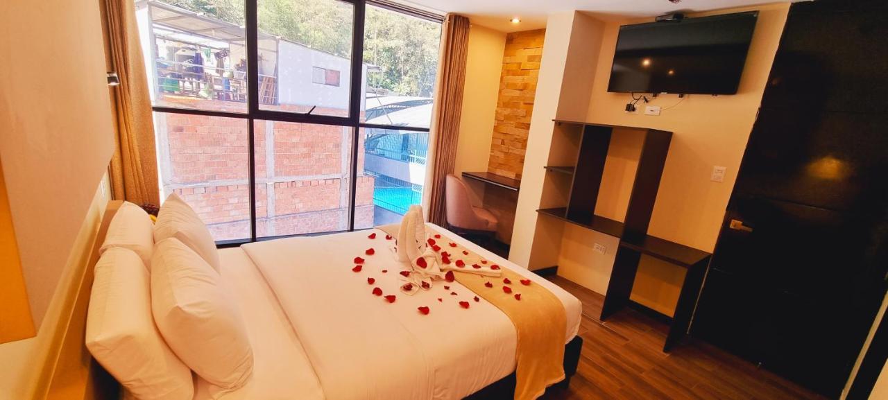 Hotel Raices 3*